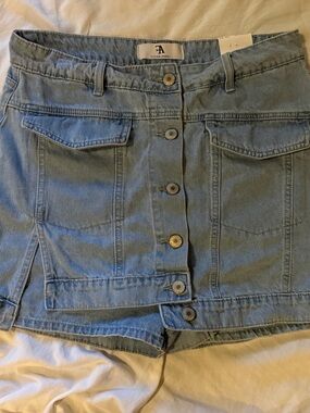 Jean Skort